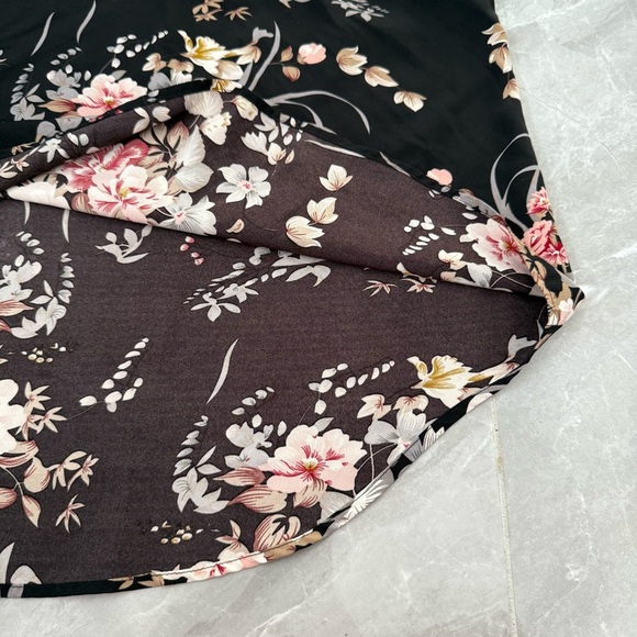 Women’s SHEIN Curve Floral Print High Low V-Neck Cap Sleeve Top Plus Size 1XL - Picture 9 of 16